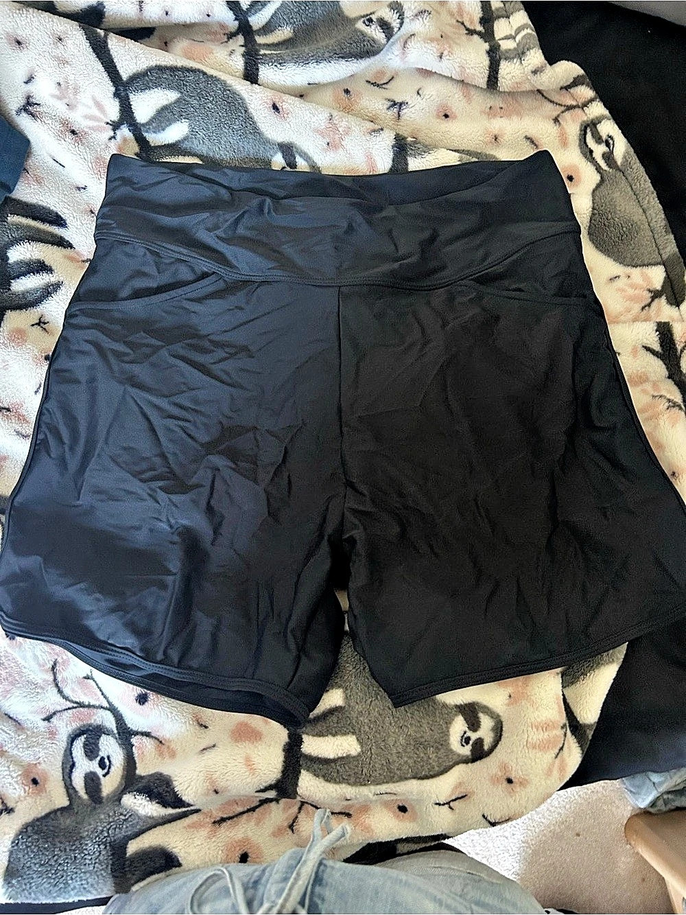 H&M Athletic Shorts in Black Size XL